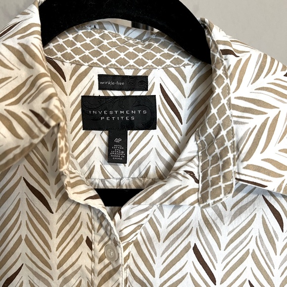 Pretty Tan/Brown/Khaki Leaf-like Design 3/4 Sleeve Button-Down Blouse - 4P - Picture 3 of 3